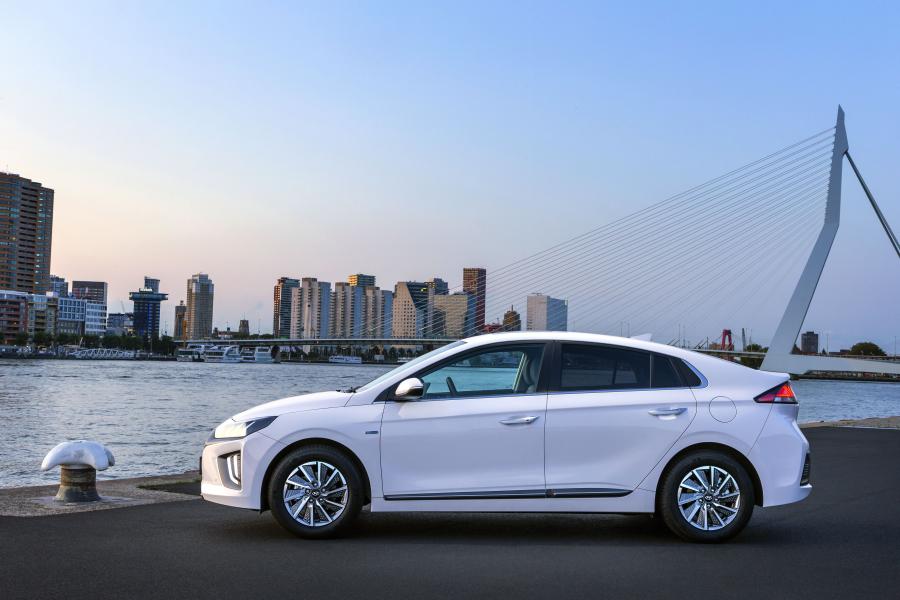  Hyundai IONIQ electric (AE) 2019 года  (WW) (фото 35 из 44)